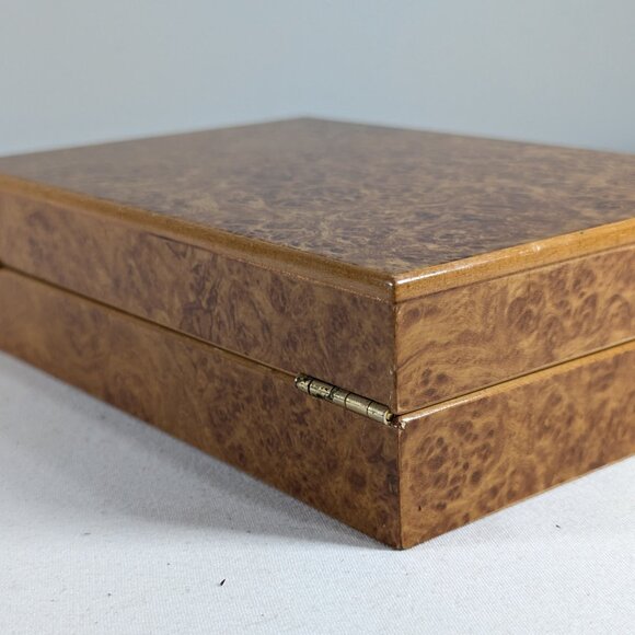 Minimalist Burl Maple cigar humidor, travel cigar storage box - Picture 3 of 10